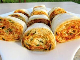 Лаваш з куркою і сиром / фото: Russianfood