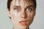 The Jerry Heil зайнялася звичною справою під темними шторками: "А я не демон, я ангел"