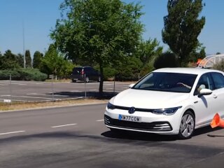 2020 VW Golf Mk8, скриншот видео