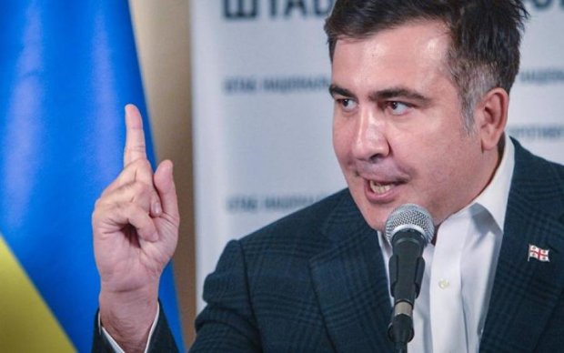 Встал и ушел: брат Саакашвили не задержался в миграционной службе