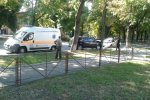У Києві п'яний шумахер "поцілував" дерево і завалився спати: накосячив - і "в люлю"