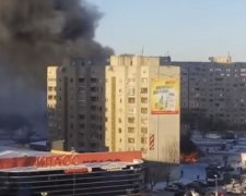 Згорів новорічний ярмарок в Харкові (відео)
