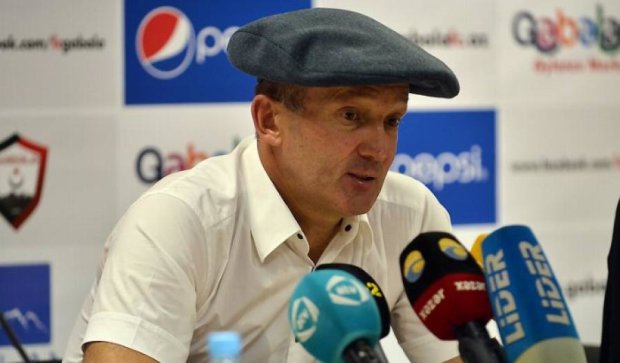  Український тренер повеселив всіх кепкою-аеродромом