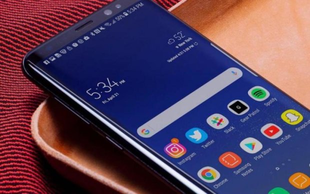 В сети показали живые фото Samsung Galaxy S10