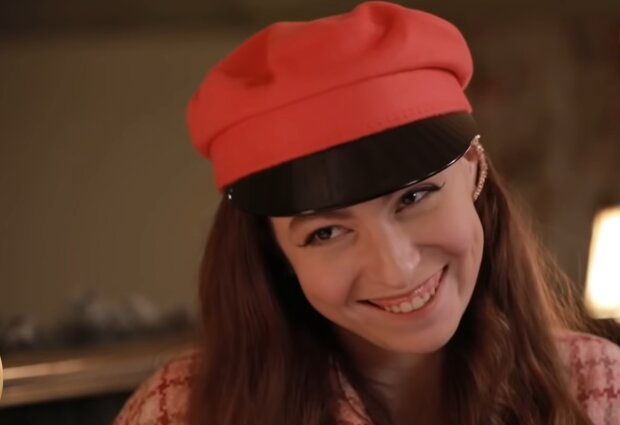 Маша Полякова, кадр из видео