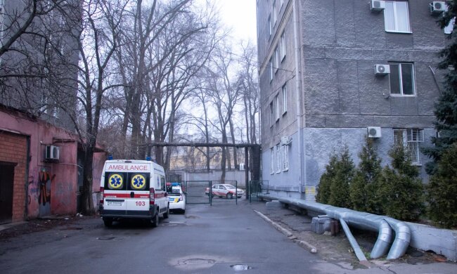 Страшная находка возле роддома взбудоражила Днепр: "Труп с игрушкой в кармане…"