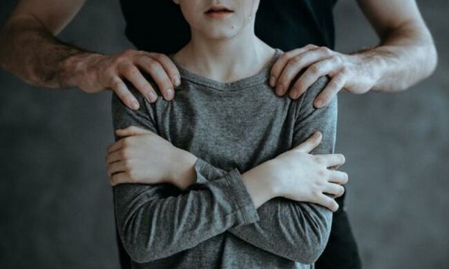 Задержали педофила, Информатор