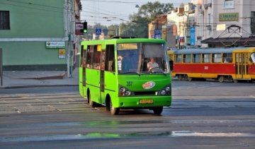 У Харкові маршрутник ножем змусив бізнесмена вибачитися (відео)