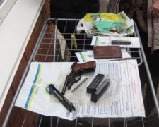Жінка торгувала зброєю на ринку в Кривому Розі (фото)