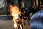 Самоподжог в Киеве под офисом президента, скриншот с видео