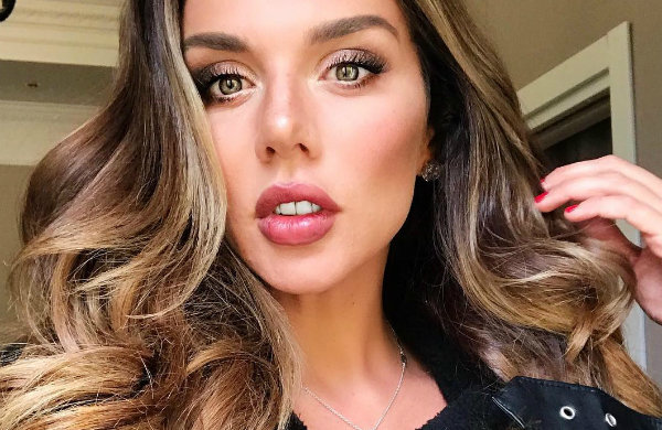 "Пусть бьет и изменяет, но я потерплю": Седокова саркастично закрыла рот хейтерам