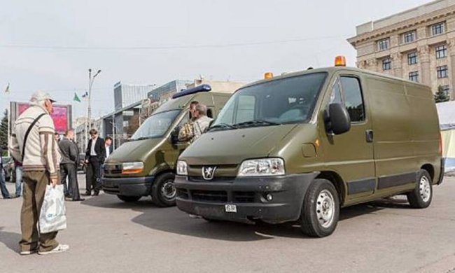 В зону АТО поїхали дві нові медавтівки (фото)