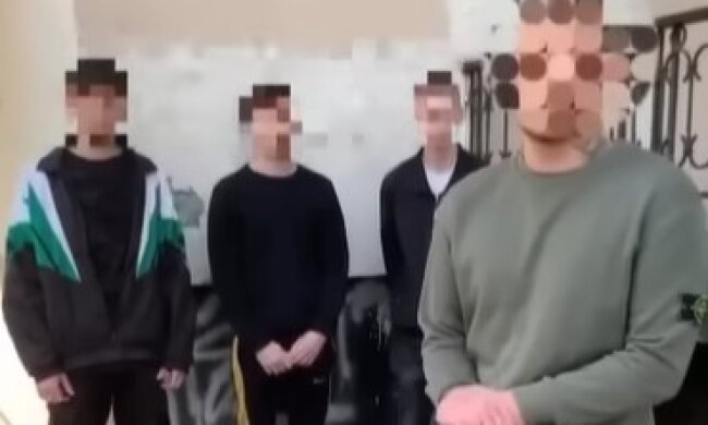 Изверги избившие военного. Фото с "Youtube"