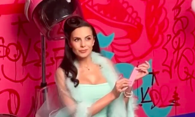 Настя Каменских, instagram.com/kamenskux/