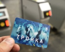 Московській породіллі подарували проїзний на метро