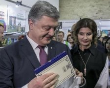 Порошенко с ребенком породил новый мем