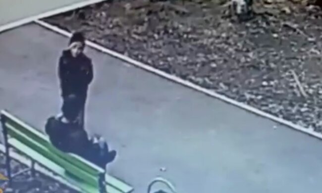 Похищение ребенка, скриншот с видео