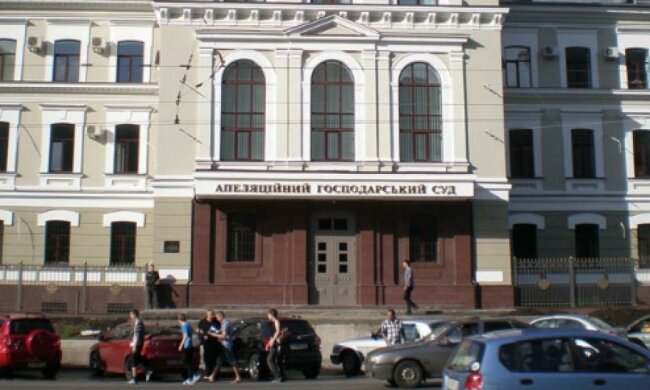 Майже 400 людей евакуювали через «замінування» судів у Харкові