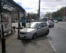 Протаранив зупинку і втік: на Харківщині водій зазіхнув на "славу" Зайцевої