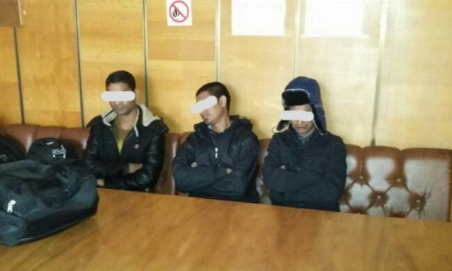 У київському хостелі затримали групу нелегальних мігрантів з Азії (фото)