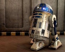 "Звездного" робота R2-D2 продали на аукционе
