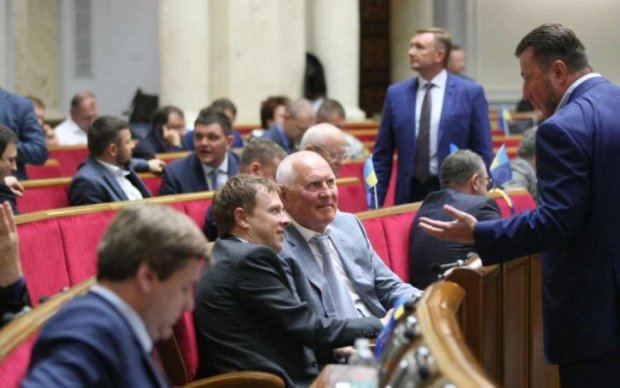 Народное вече: украинцы оценили работу политиков