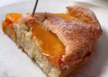 Пирог с хурмой, кадр из видео