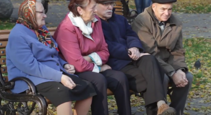 Пенсионеры. Фото: скрин youtube