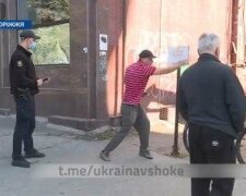 В Запорожье борец за справедливость сделал копам кусь: все из-за цветов