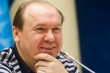 Футбольный эксперт рекомендует вместо Реброва трех известных тренеров