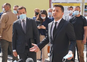 Зеленський пообіцяв посадити буковинців "на електрички"