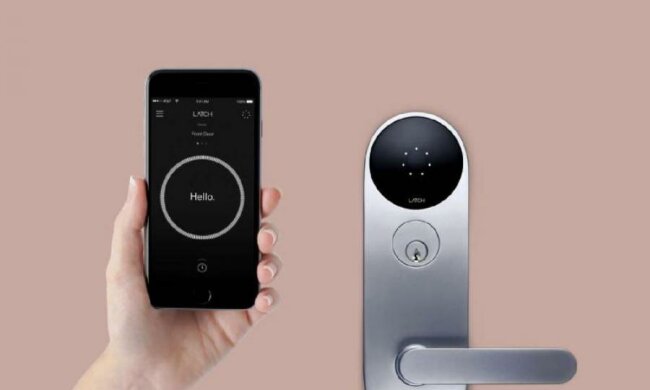 Компанія Latch зробить двері вашого будинку "розумнішими"