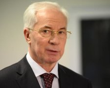 Медведєв жорстко відповів Азарову і його рваним трусам