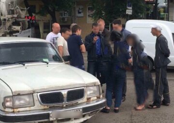 Харьковский сутенер перевозил девушек в Москву 