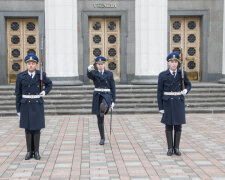 Под окнами Верховной Рады собрались военнослужащие, что задумали украинские власти