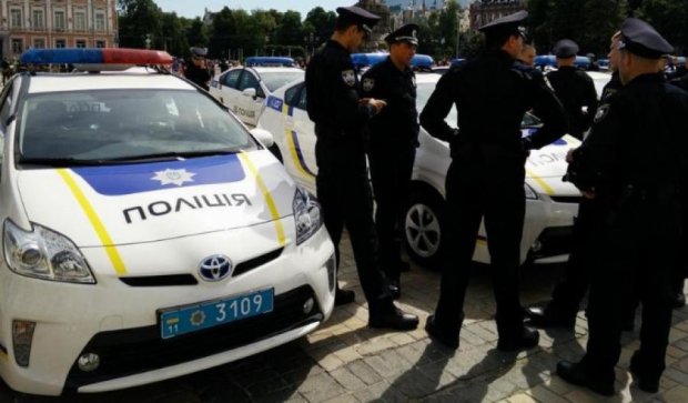Полицейские задержали пьяного работника киевской прокуратуры