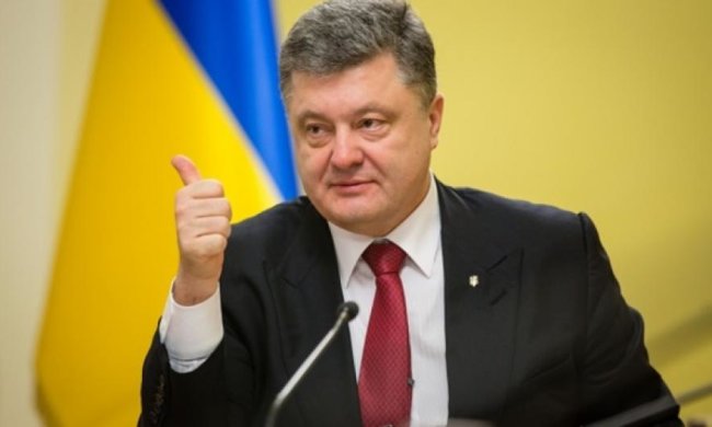 Порошенко разорвал военные договоры с Россией