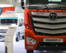 У Китаї вантажівка знесла натовп пішоходів: є жертви