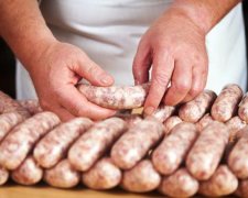 Маразм міцнішає! Росіяни прирівняли ковбасу до боєприпасів