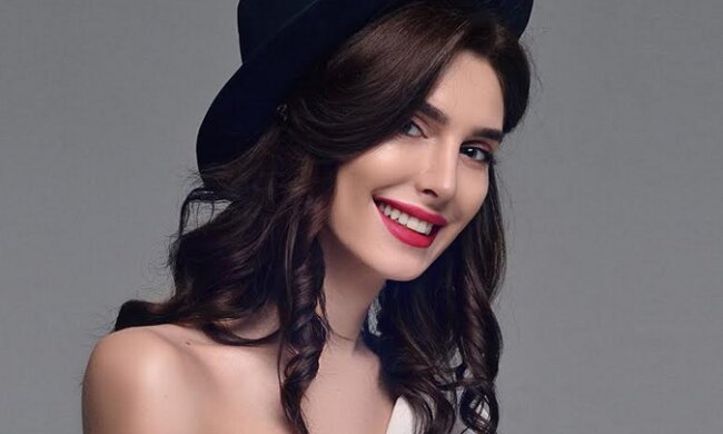 Зйомки в кіно та робота в лікарні: як українська модель-трансгендер досягла успіху