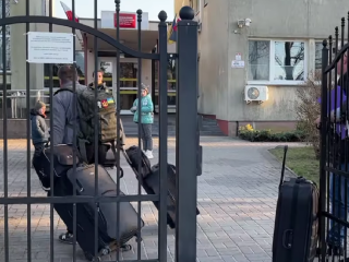 Українські біженці у Польщі. Фото: скрін youtube