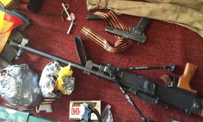 Чоловік на Київщині торгував кулеметами та протитанковими комплексами (відео)