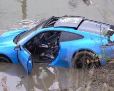 Porsche 911 Carrera 4 GTS 2022. Фото ТопЖир