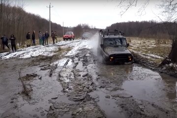 Гонки по бездоріжжю, скріншот з youtube