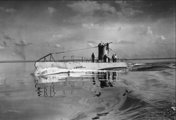 Немецкая подводная лодка U1 на ходовых испытаниях в 1935 году
