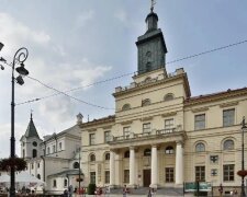 Украинский флаг на ратуше Люблина
