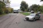 У Запоріжжі зухвалий легковик перевернув маршрутку з людьми, є постраждалі