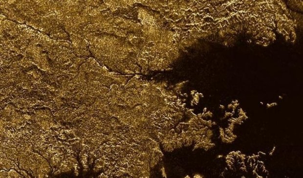 Учені знайшли метанові річки на екстремальній планеті