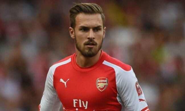 Футболіст "Арсенала" "винен" у смерті Рікмана та Боуї