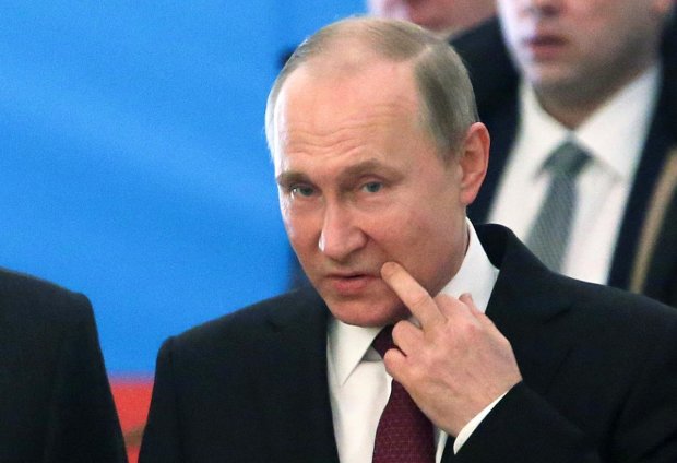 Путин опозорился на переговорах с Меркель: россияне хотят "списать" старика